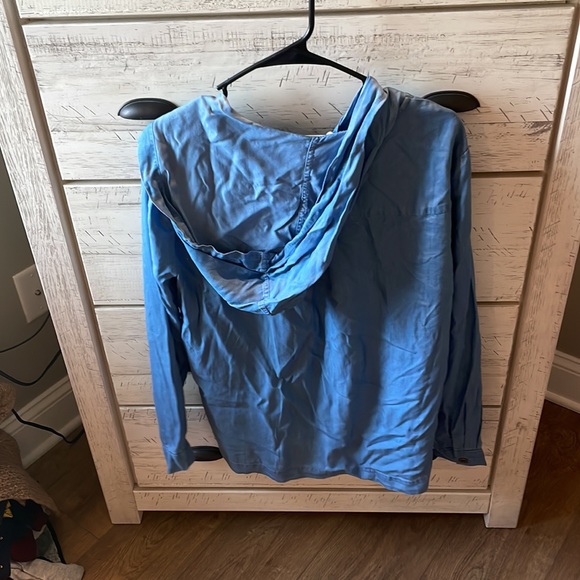 Jean-like hooded button down - Picture 3 of 3